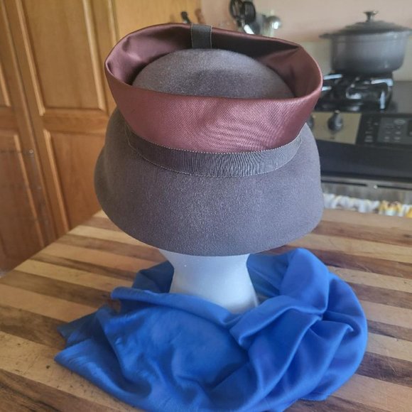 Vintage 1950’s Gray Felt Eva Mae Mode Women's Hat with Satin Accent - Picture 6 of 12